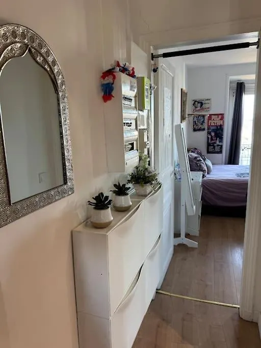 Appartement Sous Le Toits De Paris Fransa